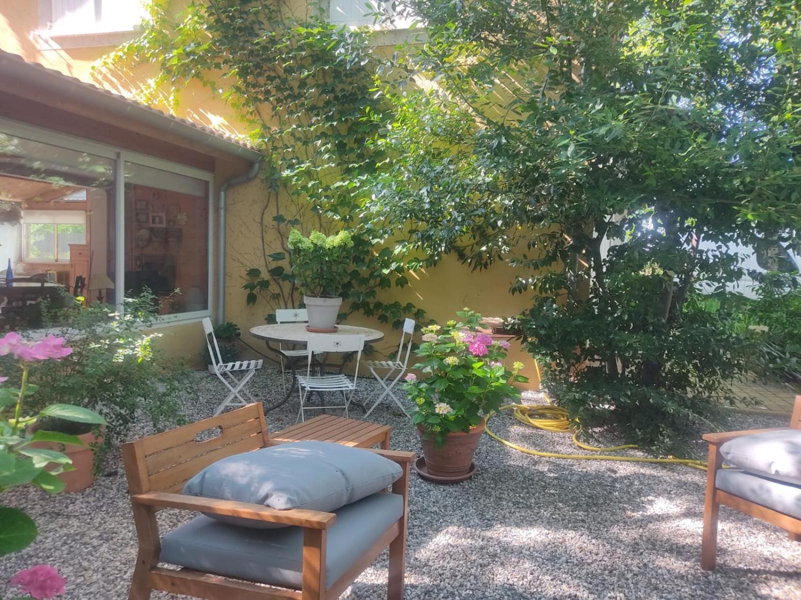 La Frenaie Bed & Breakfast Saint-Cyr-sur-le-Rhone Exterior photo